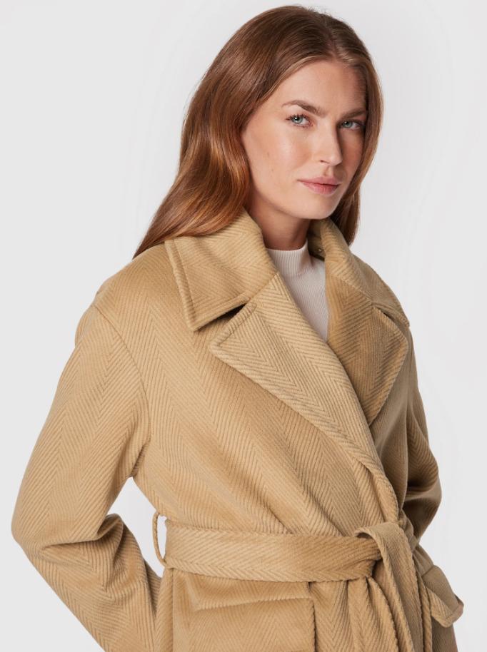 Cappotto lungo Rinascimento donna modello vestaglia camel