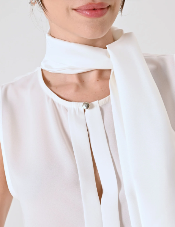 Top smanicato con fiocco Rinascimento donna