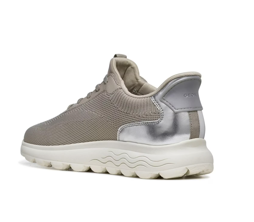 Dettaglio posteriore sneakers GEOX Spherica Plus donna grigie rinforzate