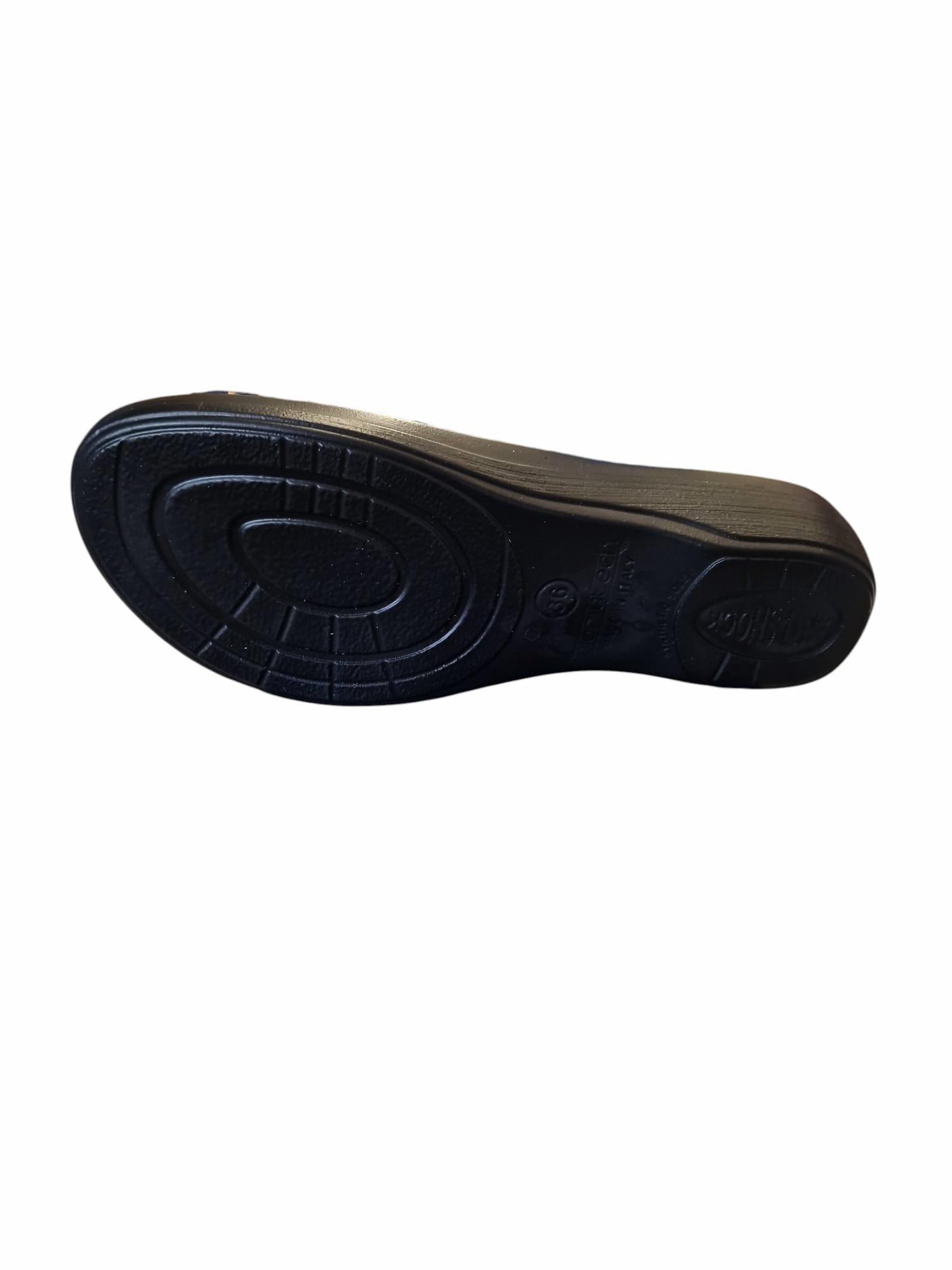 ciabatte-donna-03 Ciabatte a fascia con strappo Fly Flot donna