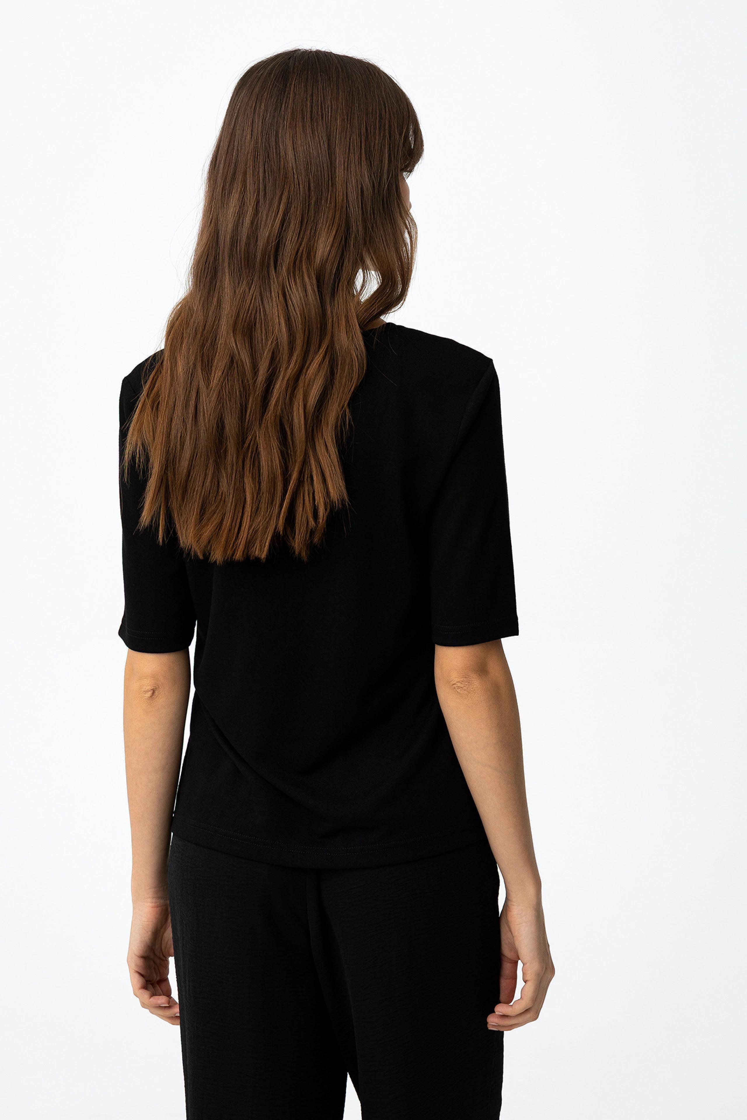 T-shirt scollo V nera Tiffosi